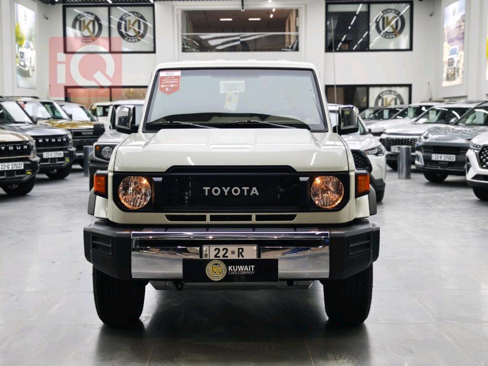 Toyota Land Cruiser 76
